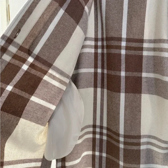 Banana Republic Tan and Cream Plaid Utility Jacket - Picture 4 of 9